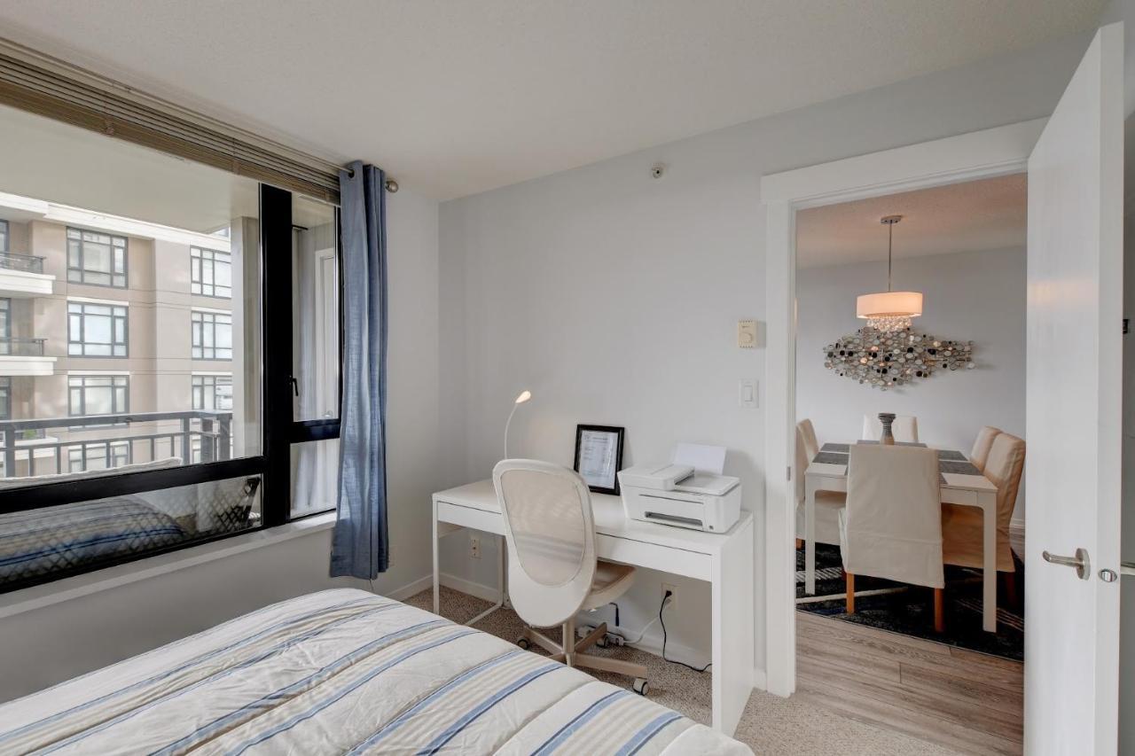 Appartement The Astoria Flair à Victoria Extérieur photo